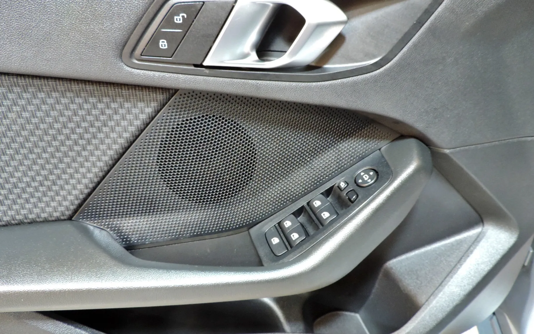 Zunanja slika - BMW Serija 1 - 1 Series 116d Avt. KAMERA-LED-COCKPIT... - 18