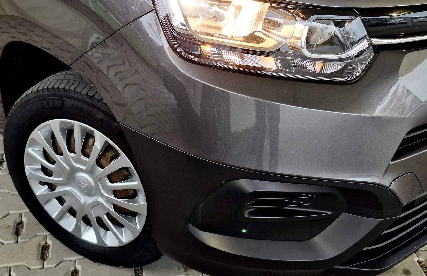 Zunanja slika - Toyota Proace - City Verso 1.2 Combi Compact MT 6 - 8