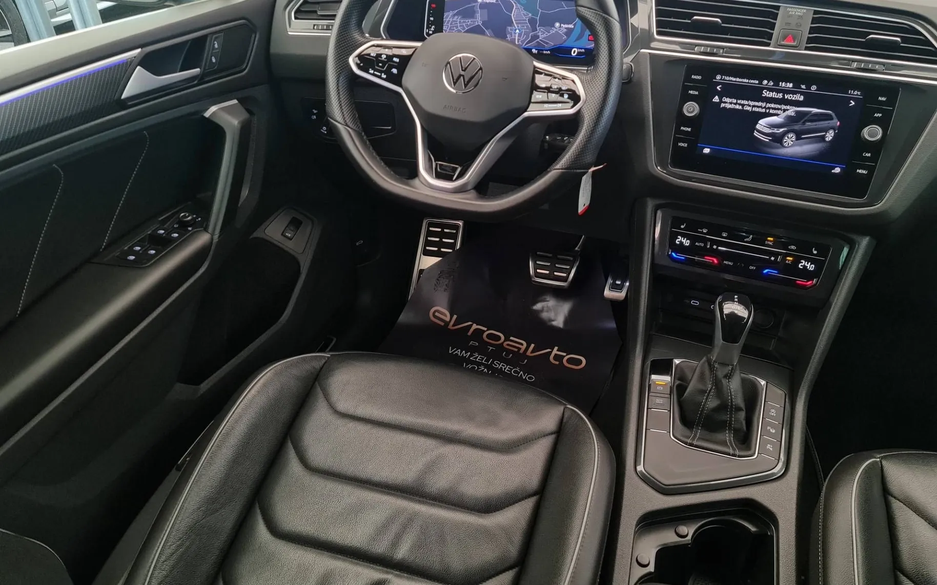 Notranja slika - Volkswagen Tiguan - 1.5 TSI  R-Line DSG•Bogata dodatna oprema... - 11