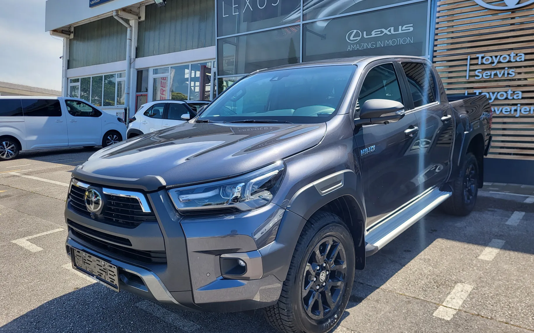 Zunanja slika - Toyota Hilux - 2.8 D-4D Invincible Automatic - 4