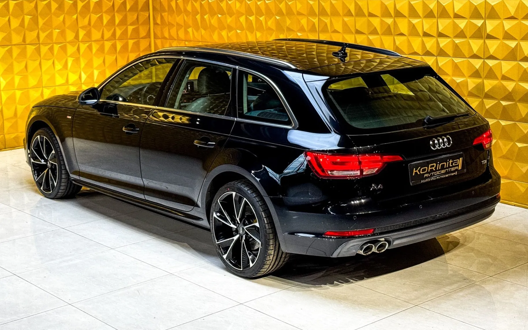 Notranja slika - Audi A4 Avant - 2.0 TDI AUT. S Line-HLAJENJE-RADAR TEMP.-NAVI - 8