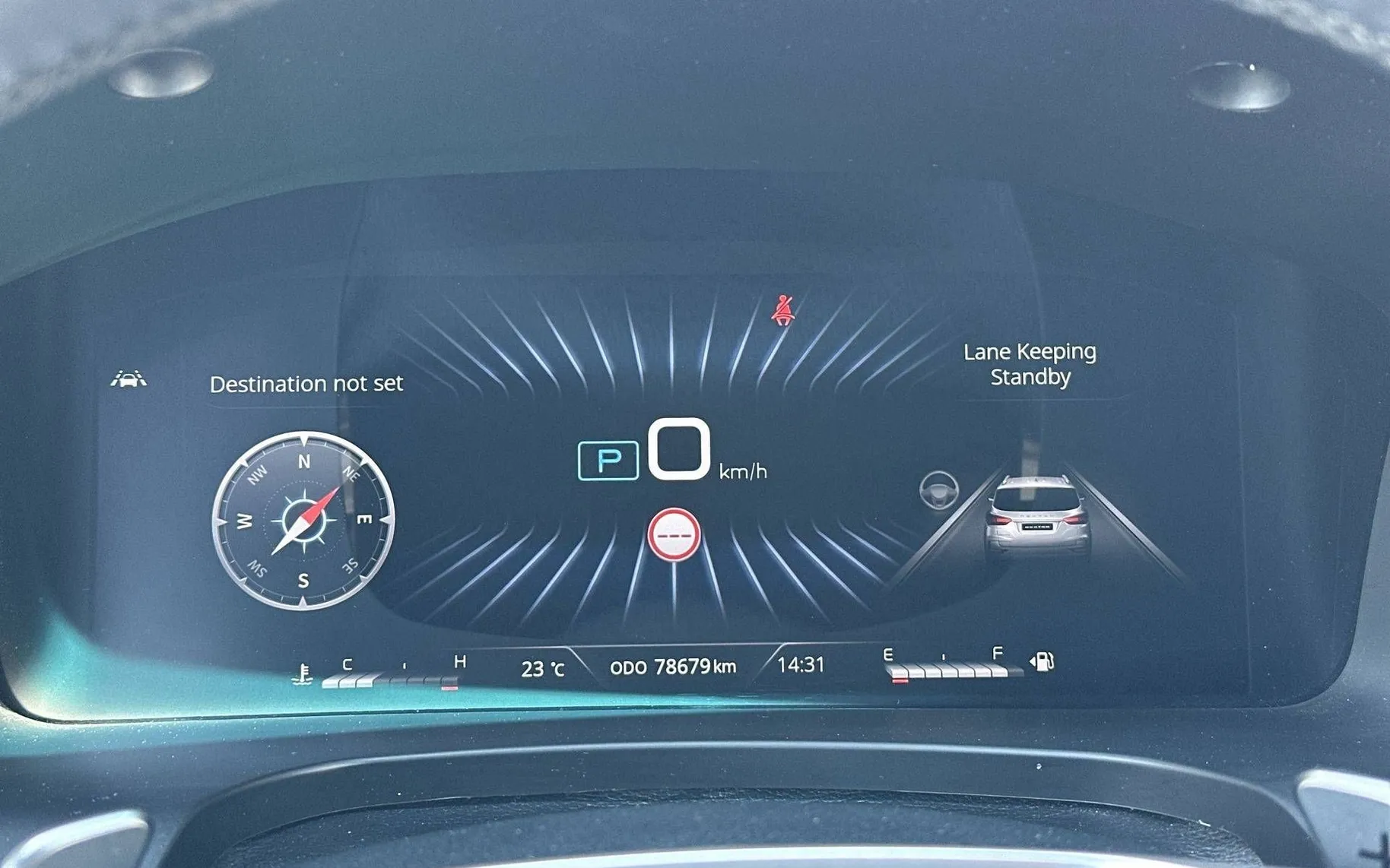 Notranja slika - SsangYong Rexton - 2.2 XDi Limited 4WD AT - 15