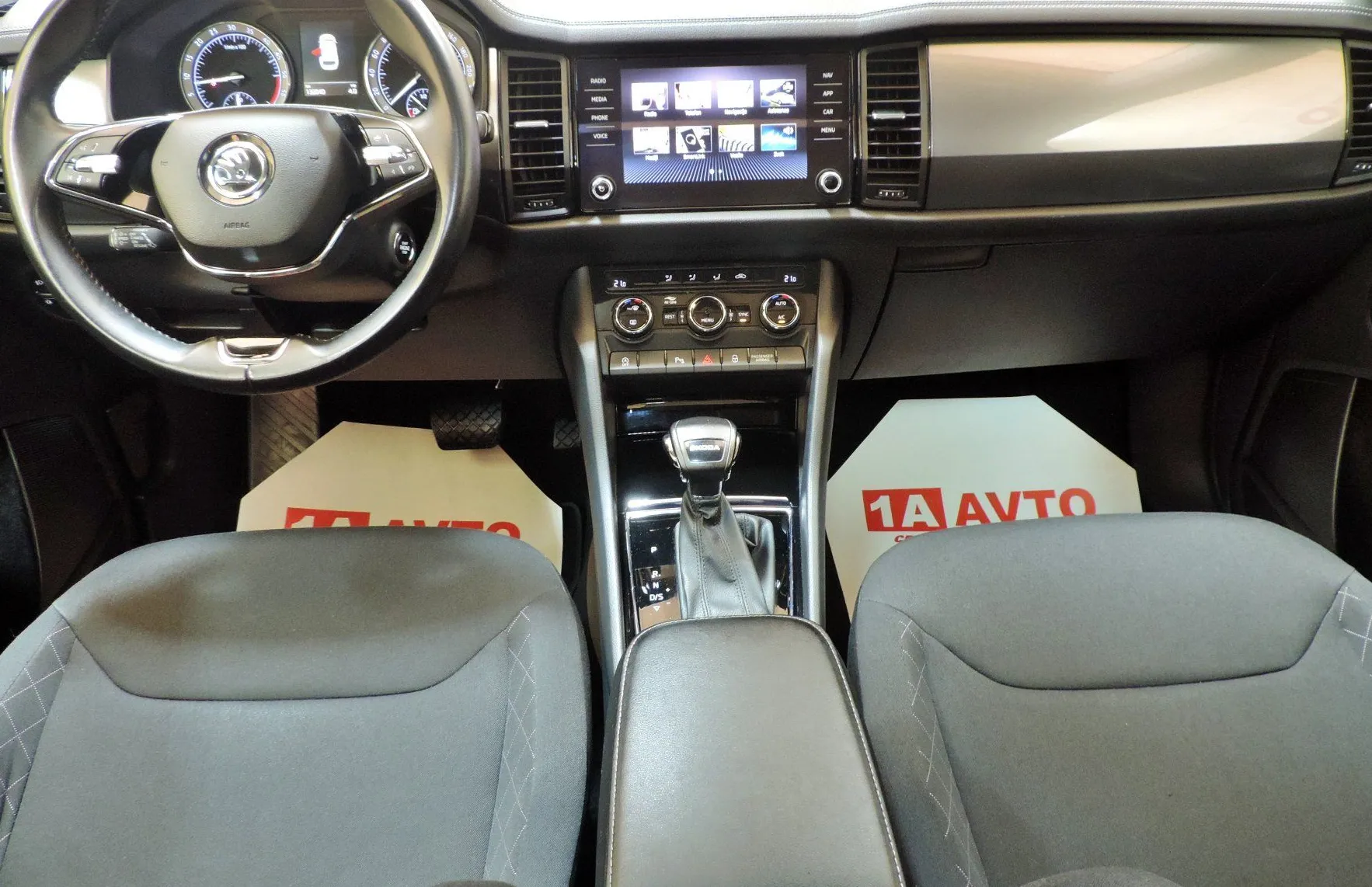 Zunanja slika - Škoda Kodiaq - 2.0 TDI Ambition DSG 7.SEDEŽEV-PANORAMA-ACC-LED - 13