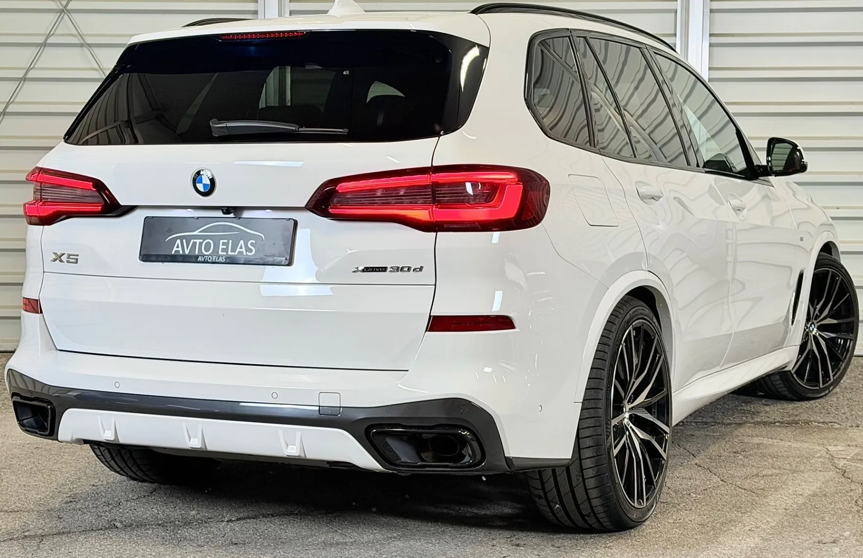 Zunanja slika - BMW X5 - serija : xDrive30D - ZRAČNO - LASER - PANO - KLJUKA - 6