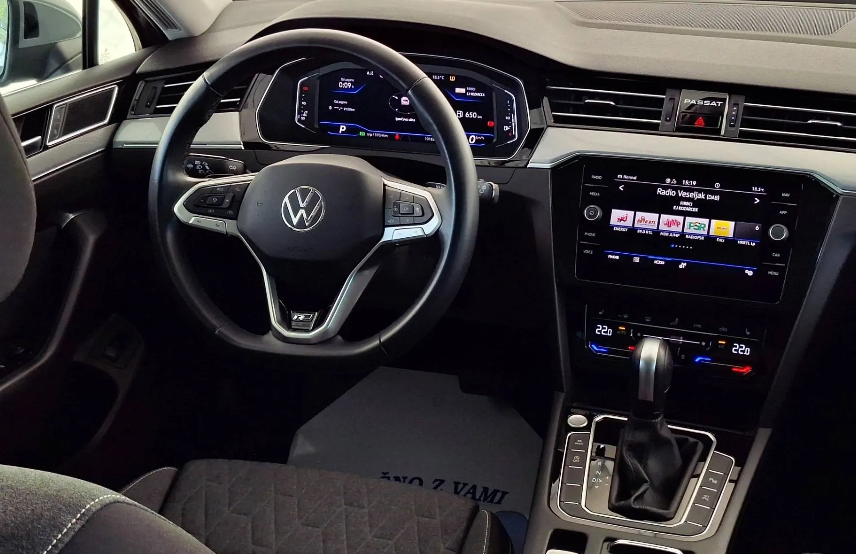 Zunanja slika - Volkswagen Passat - Variant 2.0 TDI R-line DSG•KAM360•WEBASTO•VL.KLJUKA•MASAŽA - 11