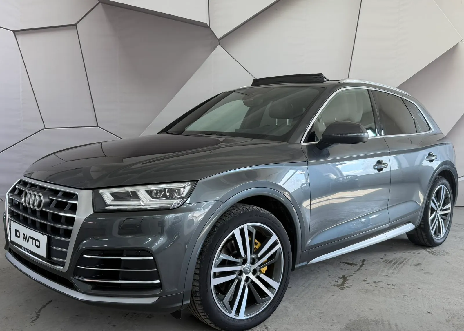Zunanja slika - Audi Q5 - 2,0 TDI S-tronic - 6