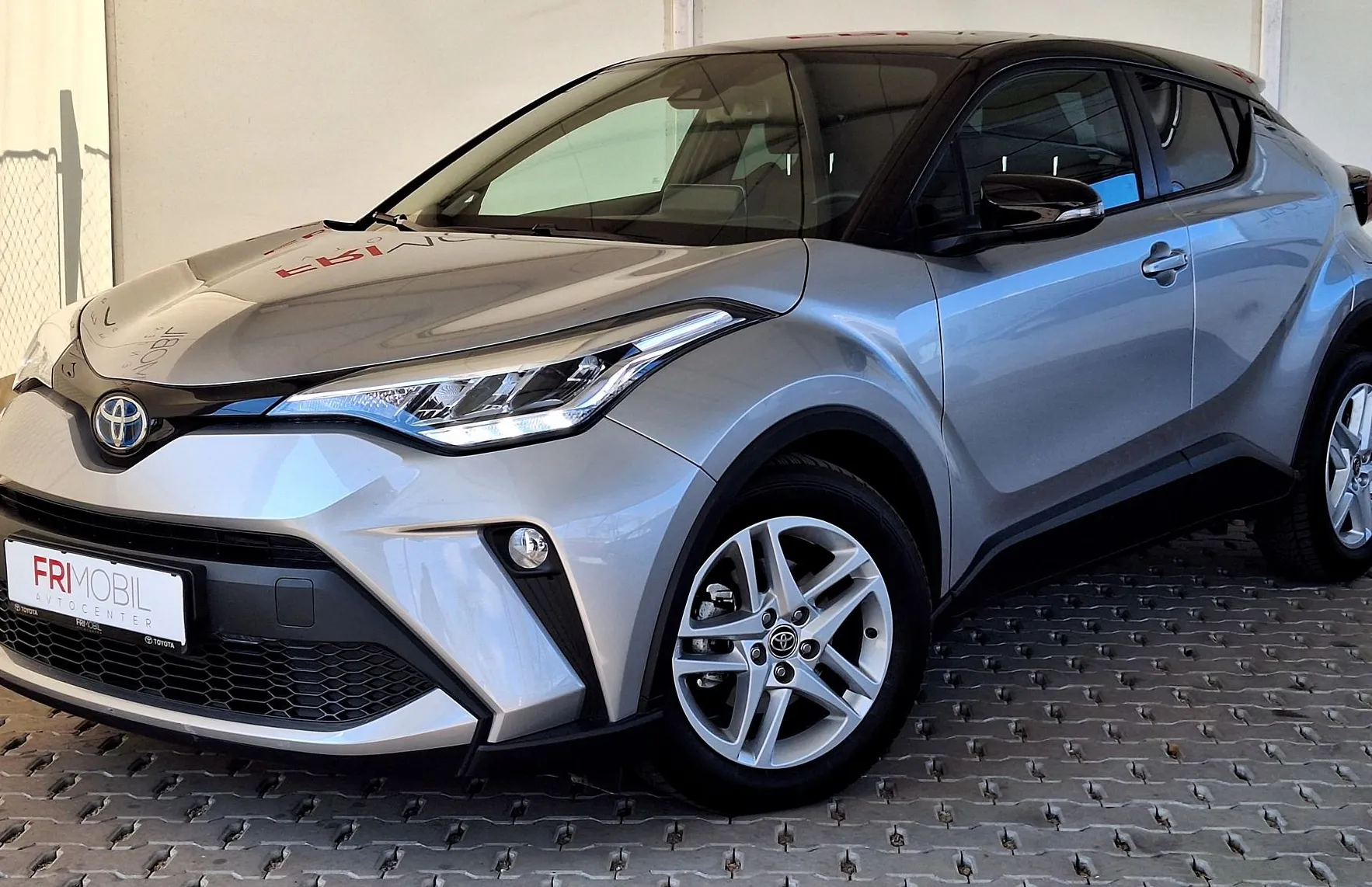 Zunanja slika - Toyota C-HR - 1.8 Hybrid C-ENTER Smart Bi-Tone - 1