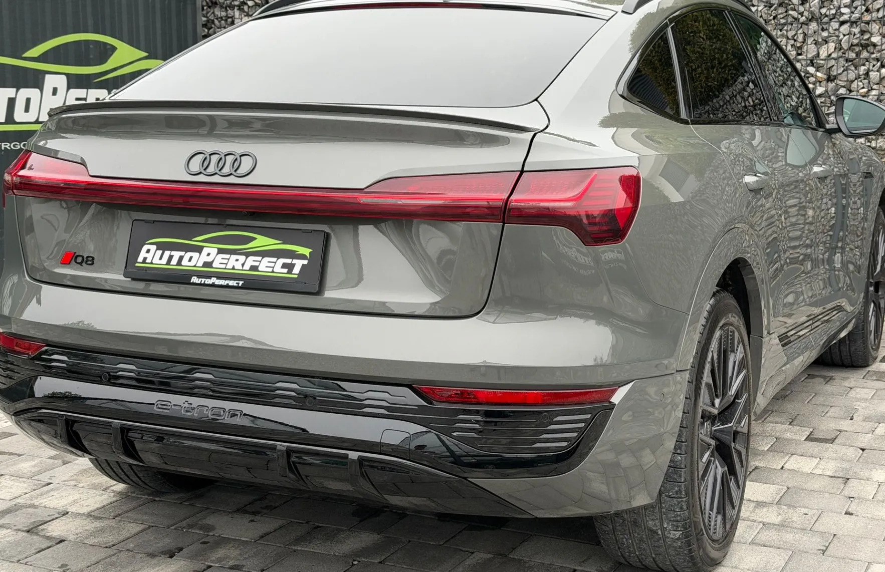 Zunanja slika - Audi Q8 e-tron Sportback - 55 quattro S-line MATRIX|KEYLESS|BO|SOFT CLOS - 6