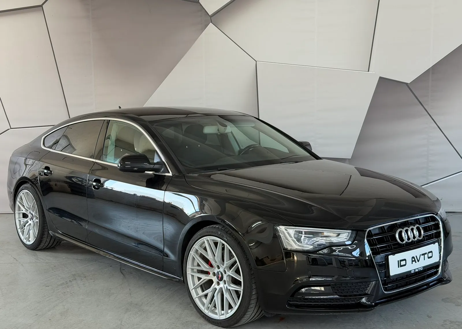 Zunanja slika - Audi A5 - quattro 2,0 TDI S-tronic - 1