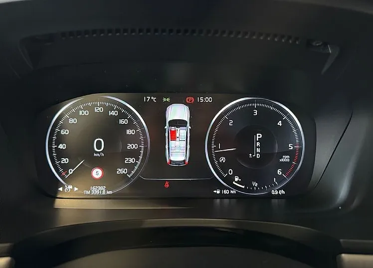 Zunanja slika - Volvo V90 - D3 Momentum-LED-PDC-KLJUKA - NAVI - VRHUNSKI - 17