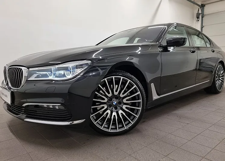 Zunanja slika - BMW Serija 7 - : 750d xDrive HUD ACC Pano Harman Kardon - 1