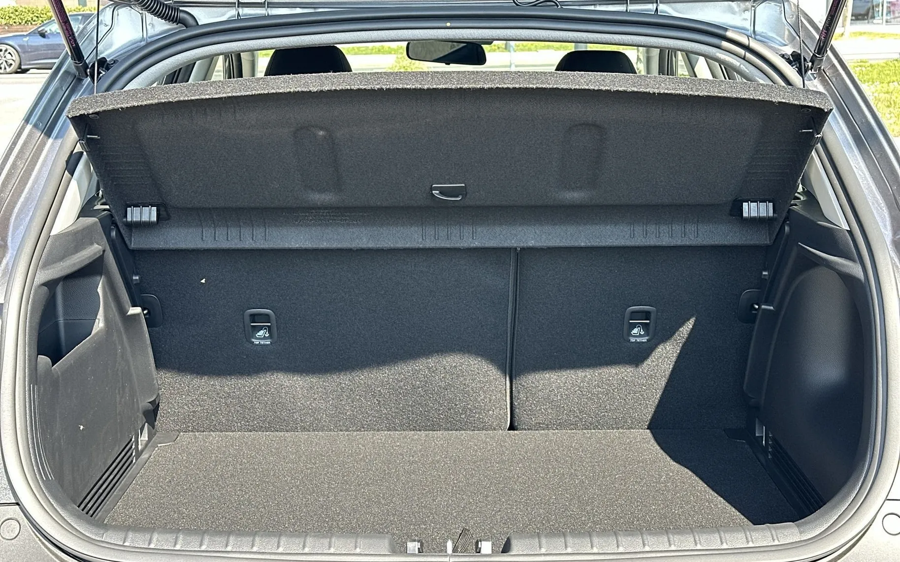 Notranja slika - KIA Stonic - 1.0 T-GDi LX Life M T - 14
