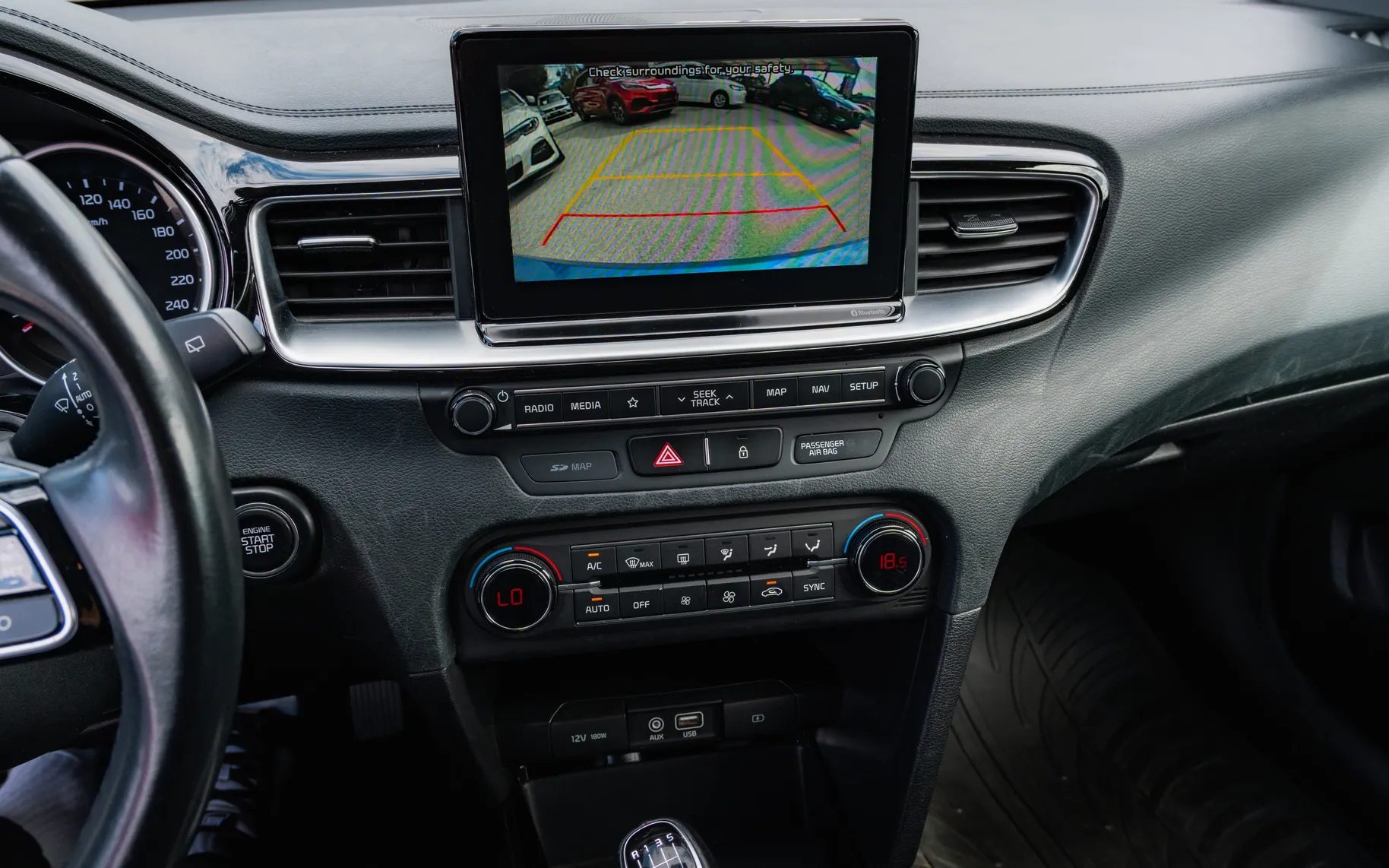 Notranja slika - KIA Ceed - 1,0 T-GDI GT-Line ISG - 12