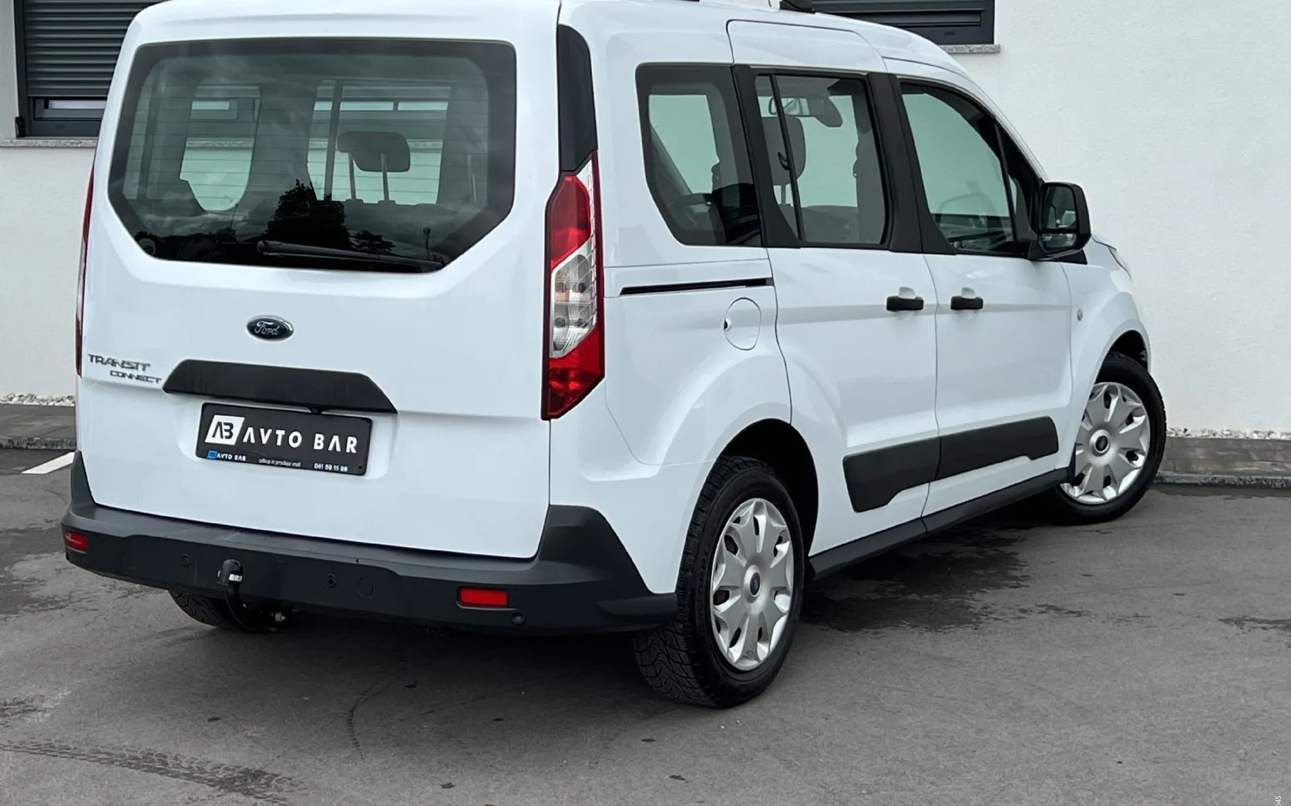Zunanja slika - Ford Tourneo Connect - 1.5 TDCi+R.KAMERA+PDC+KLJUKA+NOSILCI... - 6