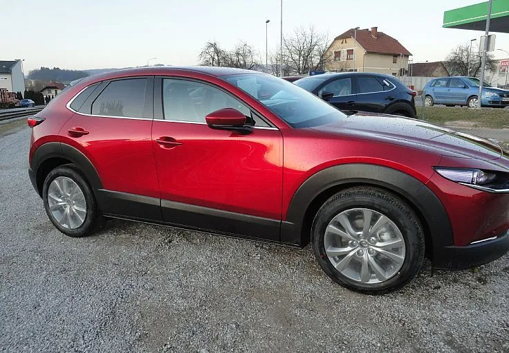 Zunanja slika - Mazda CX-30 - 2.5 G-140 MHEV CENTRE-LINE DESI - 4