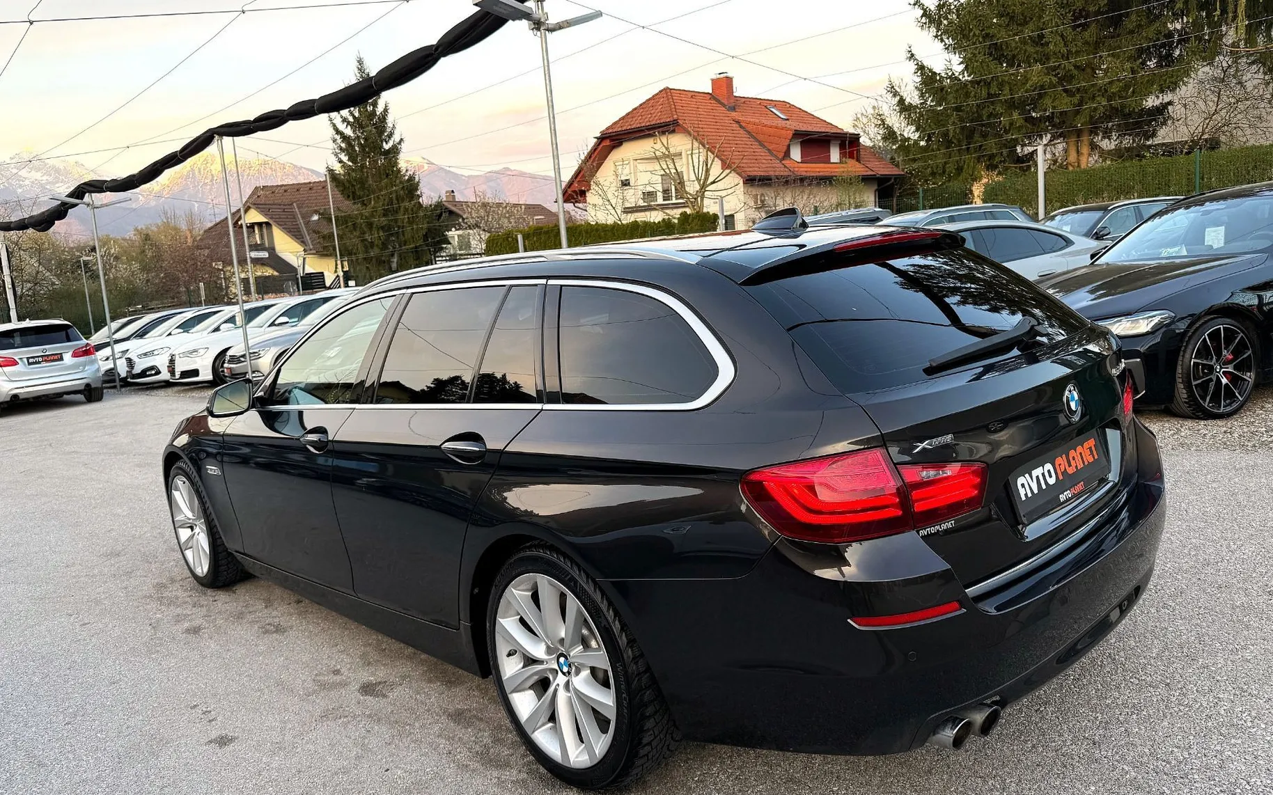 Zunanja slika - BMW Serija 5 - Touring: 520d xDrive AUT. LuxuryLiNE LED XENON USNJE ALU - 1
