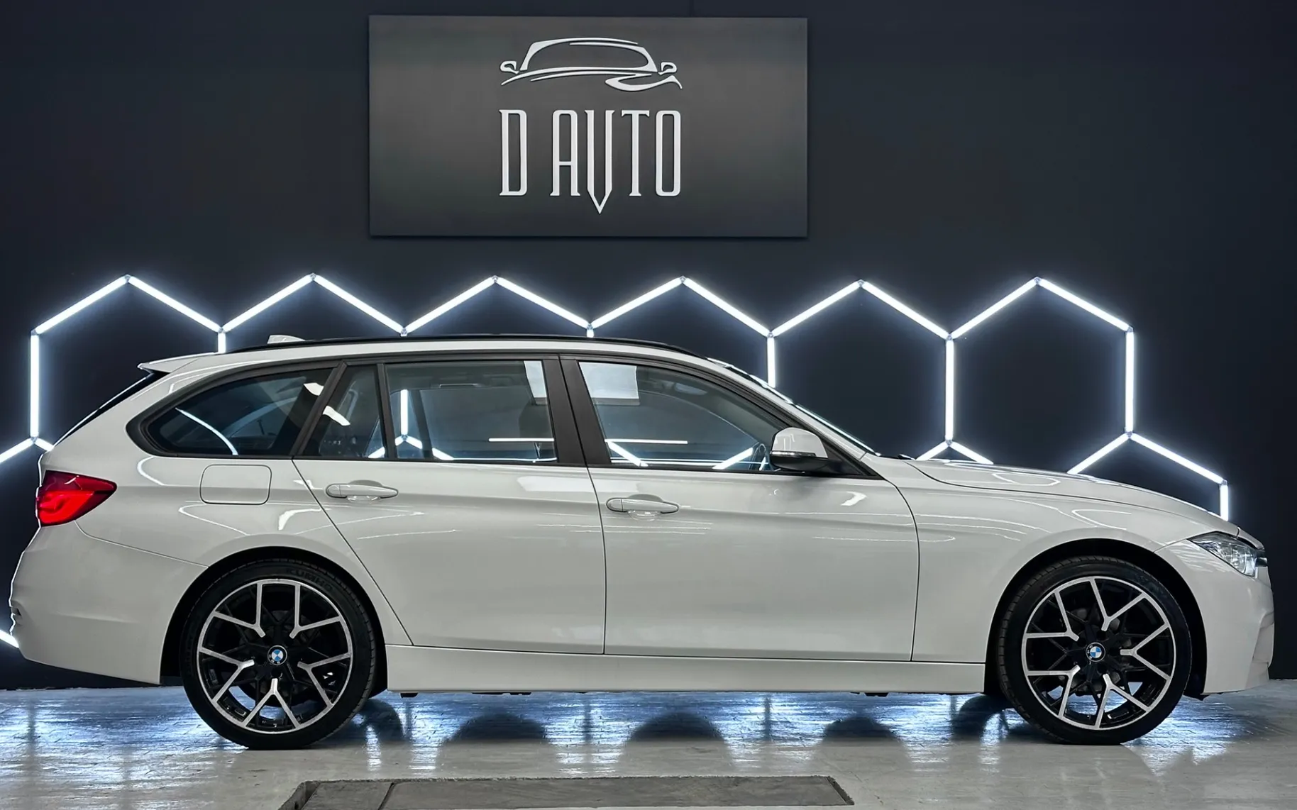 Zunanja slika - BMW serija 3 Touring: - serija 3  318d AT+NAVI+LED+SAMO 122000km - 5