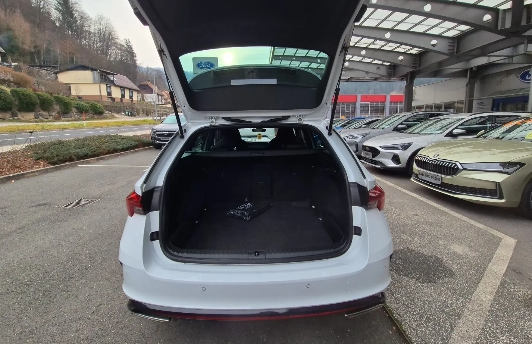 Zunanja slika - Škoda Octavia - RS 2.0TDI 200PS DSG 4X4-1.LAST-LED-RADAR-NAVI-PDC - 9