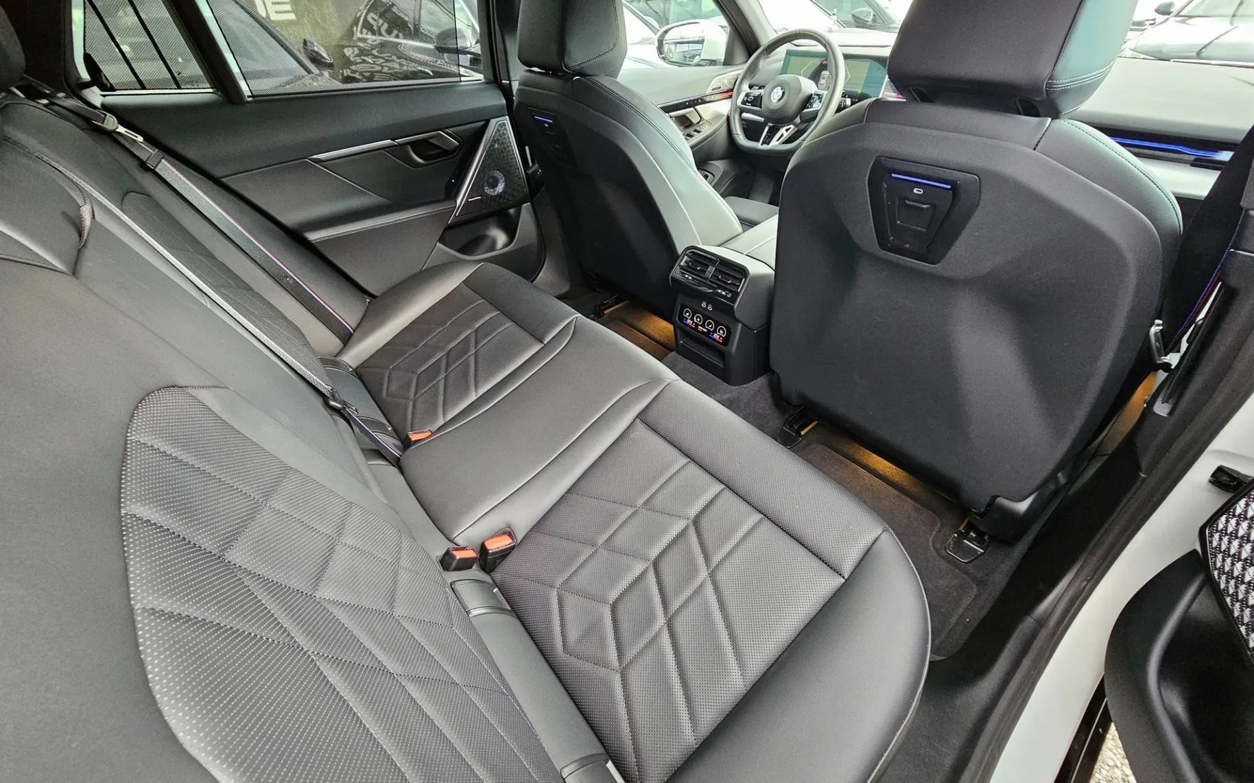 Notranja slika - BMW serija 5: - 540d xDrive Avt. |M-OPTIC|ICON|HL.SED|360-KAM|A20| - 11
