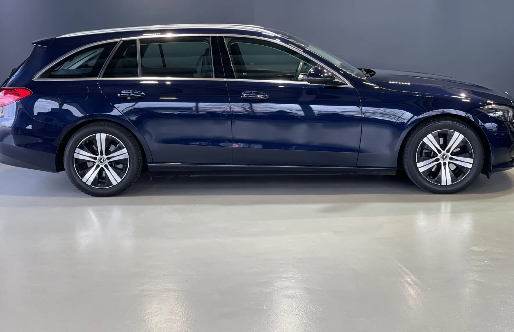 Zunanja slika - Mercedes-Benz C-Razred - VIRTUAL-NAVIGACIJA-RADAR-AMBIENT-KAMERA-LED-ALU - 3