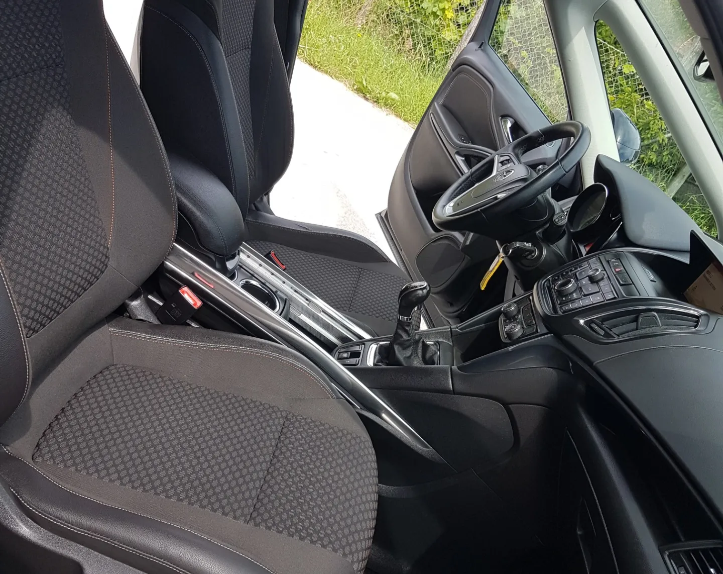 Zunanja slika - Opel Zafira - Tourer 2,0 CDTi Cosmo Avt. - 11