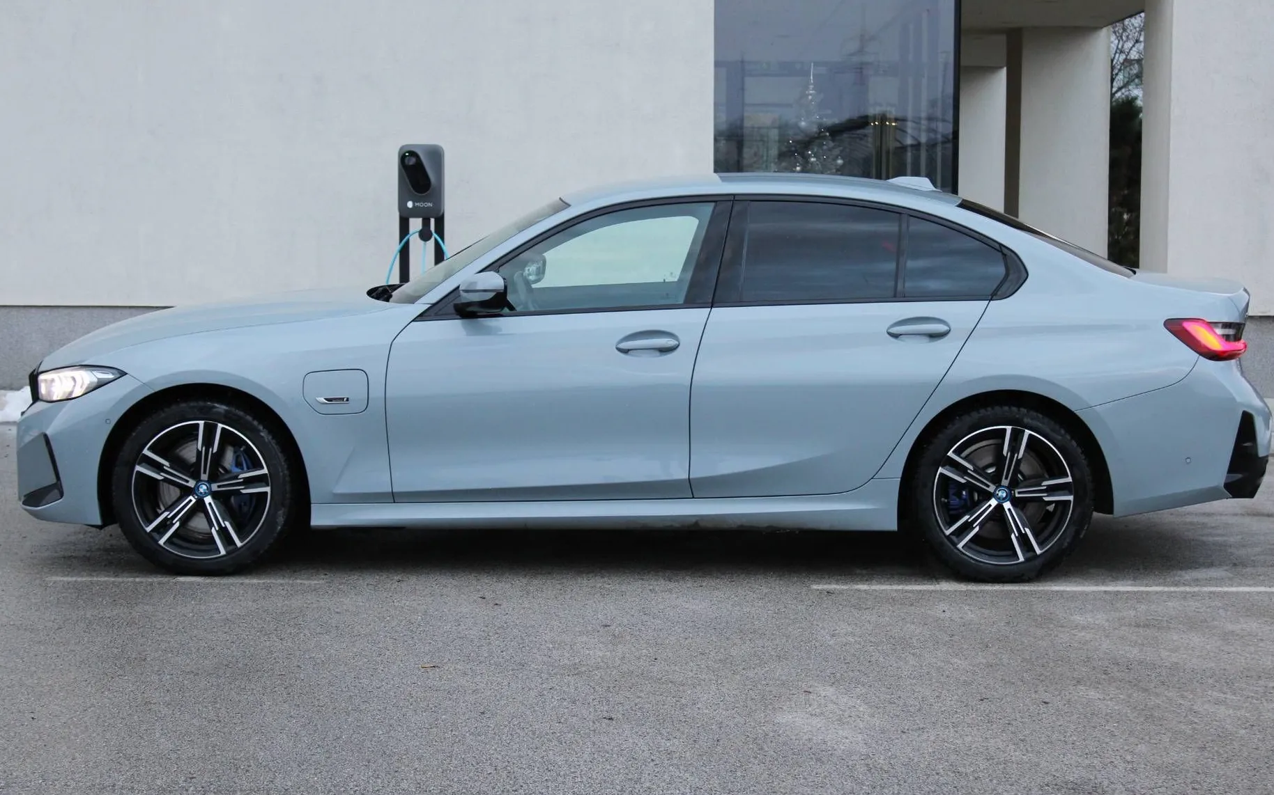 Zunanja slika - BMW Serija 3 - : 330E xDrive  A T  M SPORT LASER KAM WIDE - 5