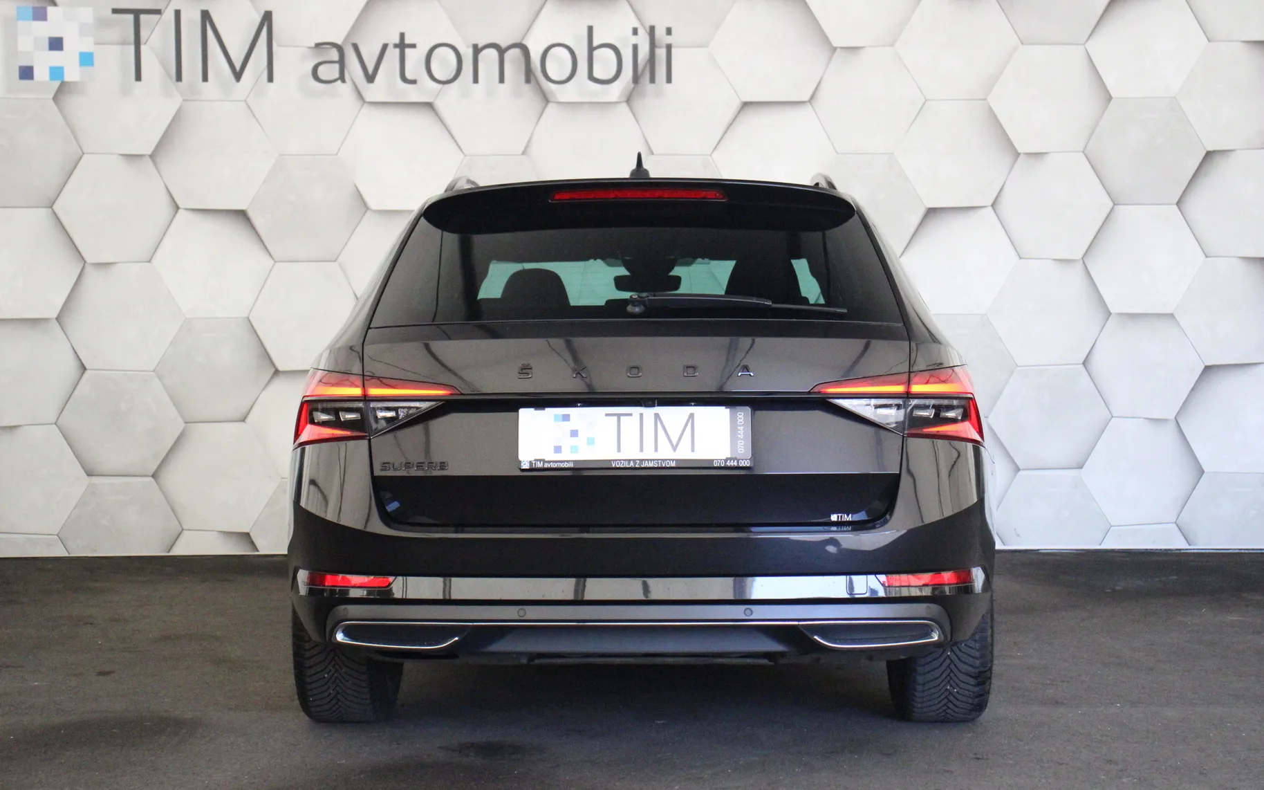 Zunanja slika - Škoda Superb - 2.0 TDI DSG Sportline 150KM - 6