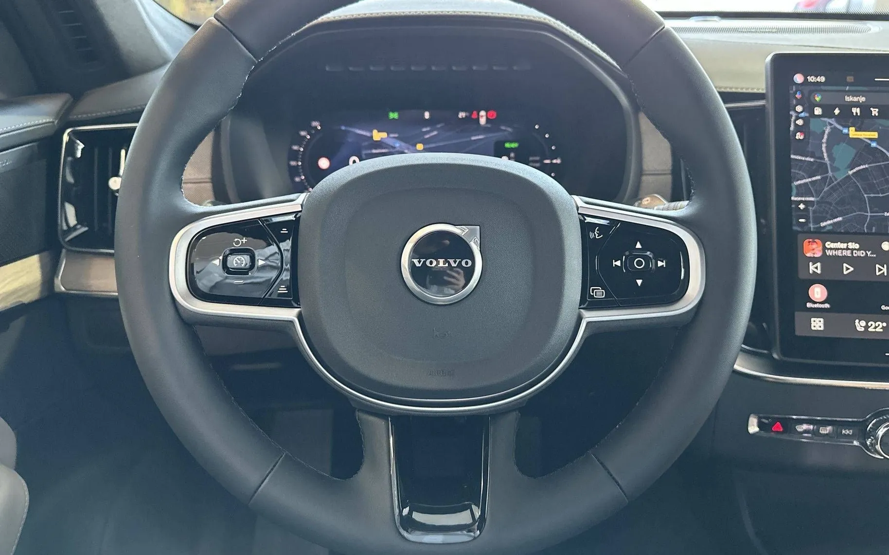 Notranja slika - Volvo XC90 - T8 AWD Ultra Dark 7s 3 leta garancije + 3 servisi. - 13