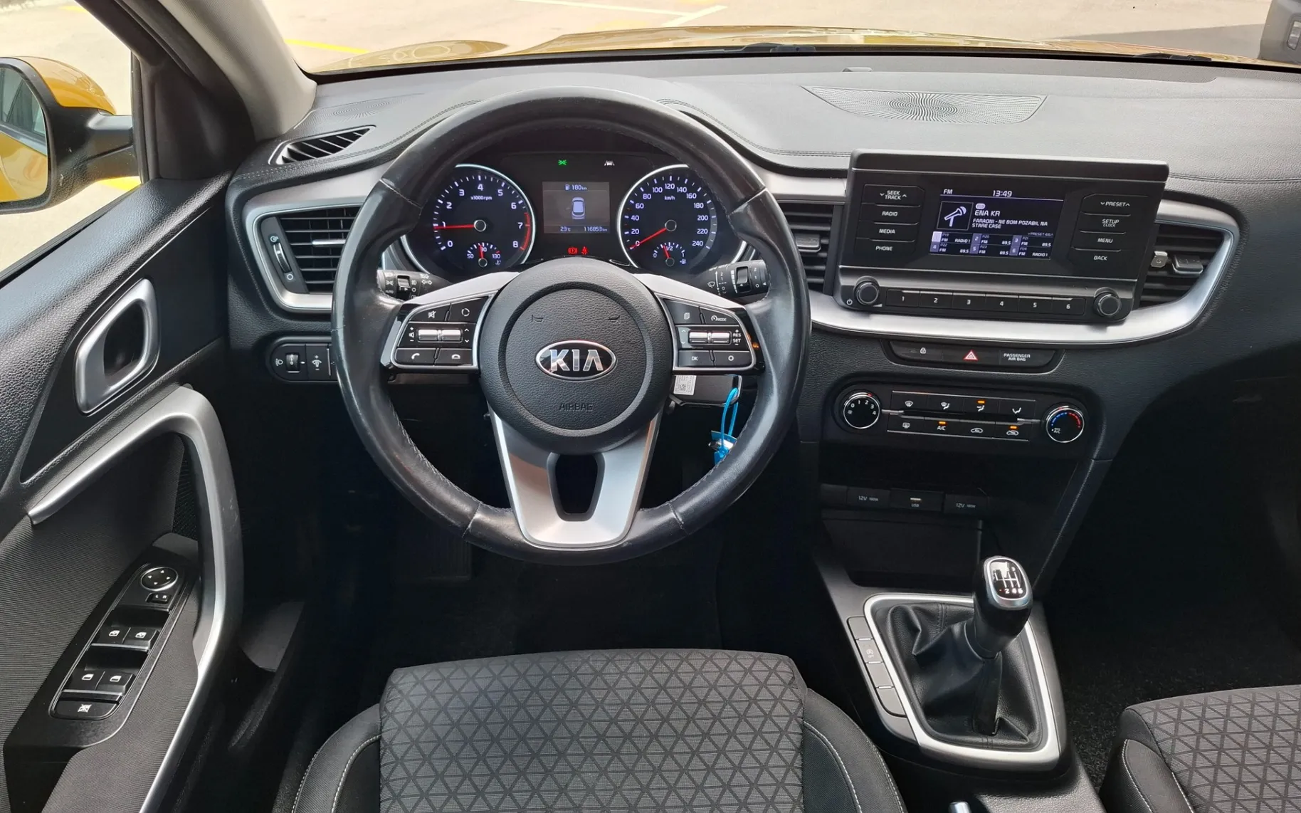 Zunanja slika - KIA XCeed - 1.0 T-GDi - SLOVENSKI - POTRJENA SERVISNA KNJIGA - 10