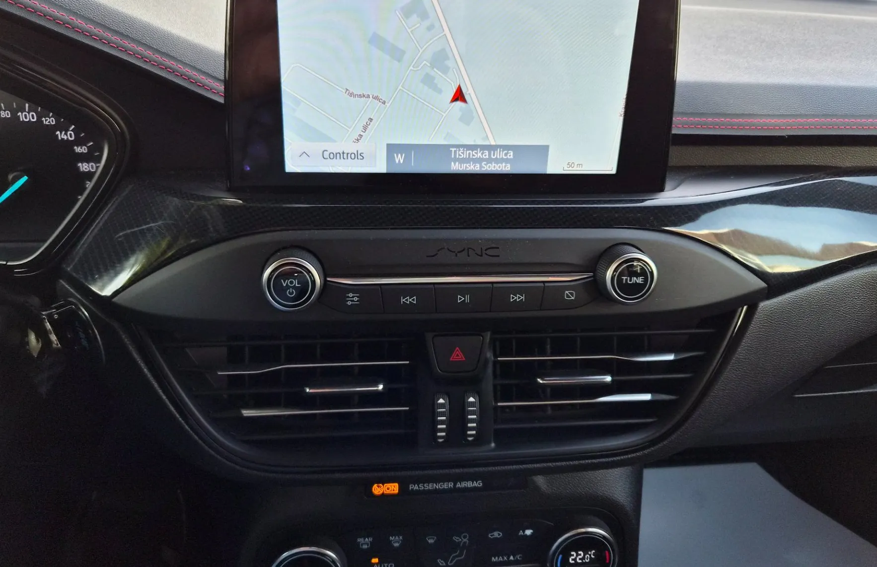 Zunanja slika - Ford Focus - 1.0  ST-Line navi-kamera-pdc-acc-alu - 10