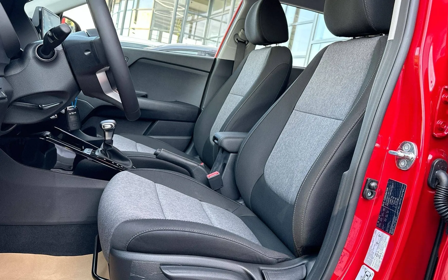 Notranja slika - KIA Stonic - 1.2 DPI LX Urban + MT5 - 10