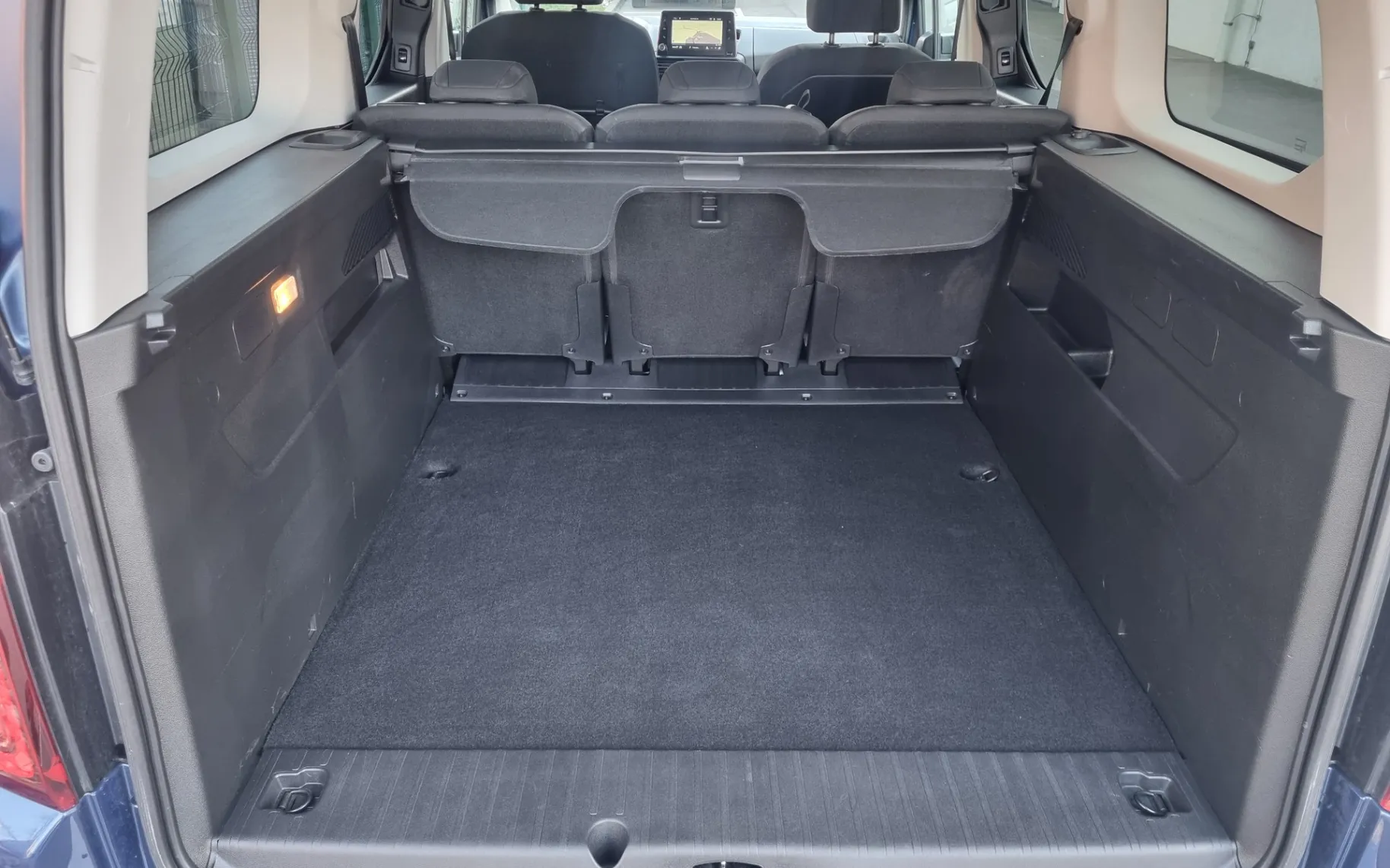 Notranja slika - Opel Combo - XL 1.5 HDI 96KW - VLEČNA KLJUKA - ODLIČEN - 18