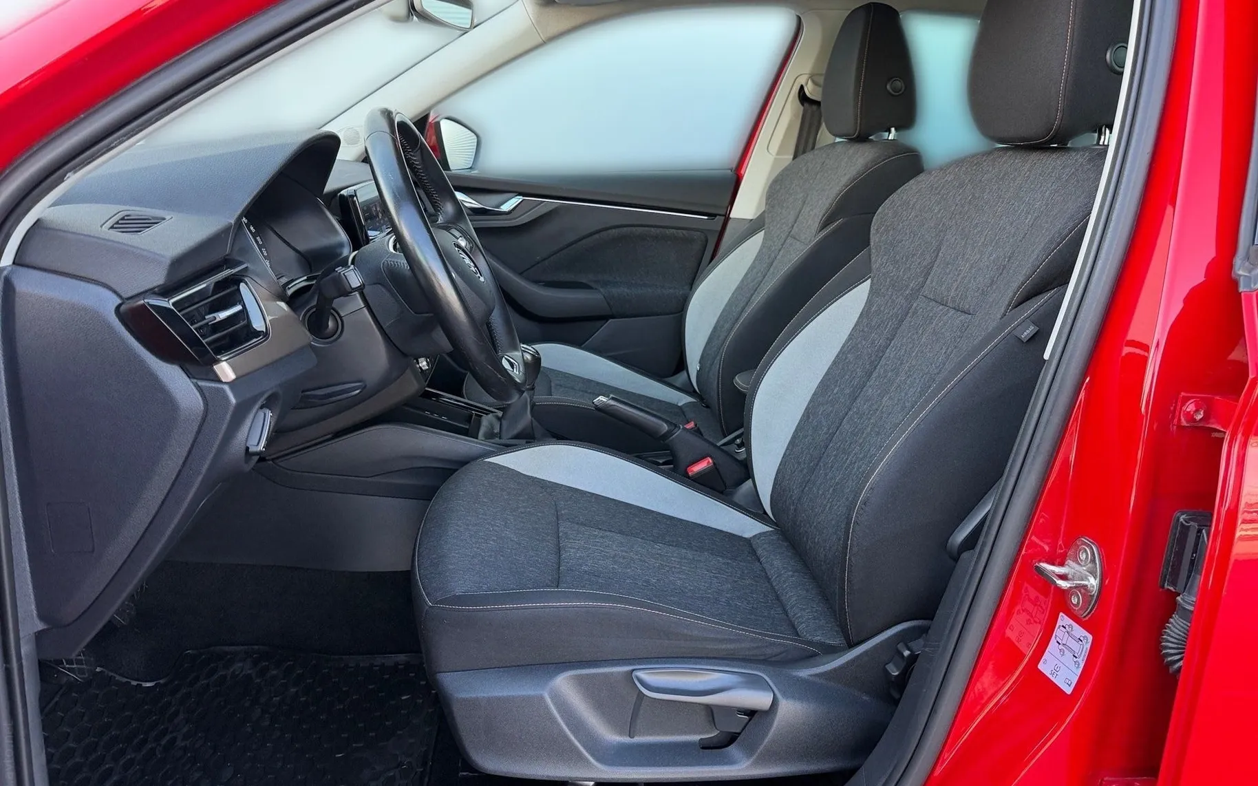 Notranja slika - Škoda Kamiq - 1.5 TSI Style-SLO-Full LED-Vlečna kljuka-AppConnec - 7