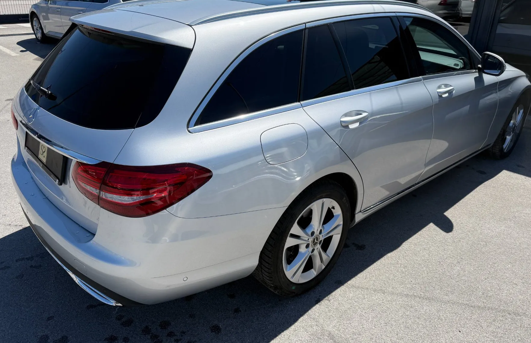 Zunanja slika - Mercedes-Benz C-Razred - C200d T PANO-FULLED-ACC-EL.PRT-NAVI-BT-360-AMBIENT - 5