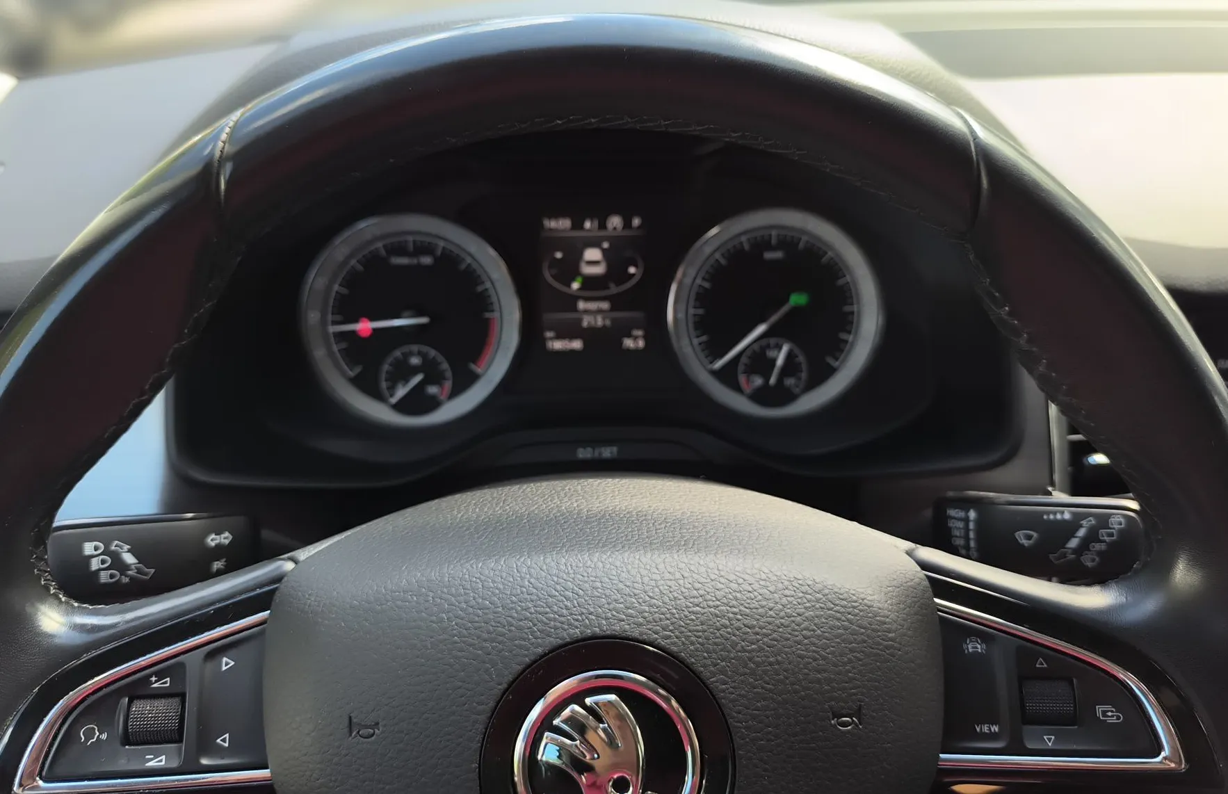 Zunanja slika - Škoda Kodiaq - 2.0 TDI 150 PS DSG - 2. LAST.- NAVI - ALU - VK - 12