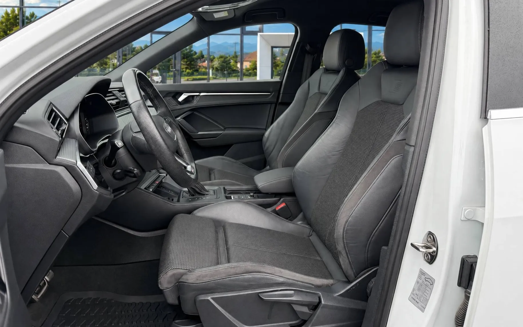 Zunanja slika - Audi Q3 Sportback - 2.0 TDI S-line S-tronic-SLO-ACC-LED-Virtual-Navi - 5