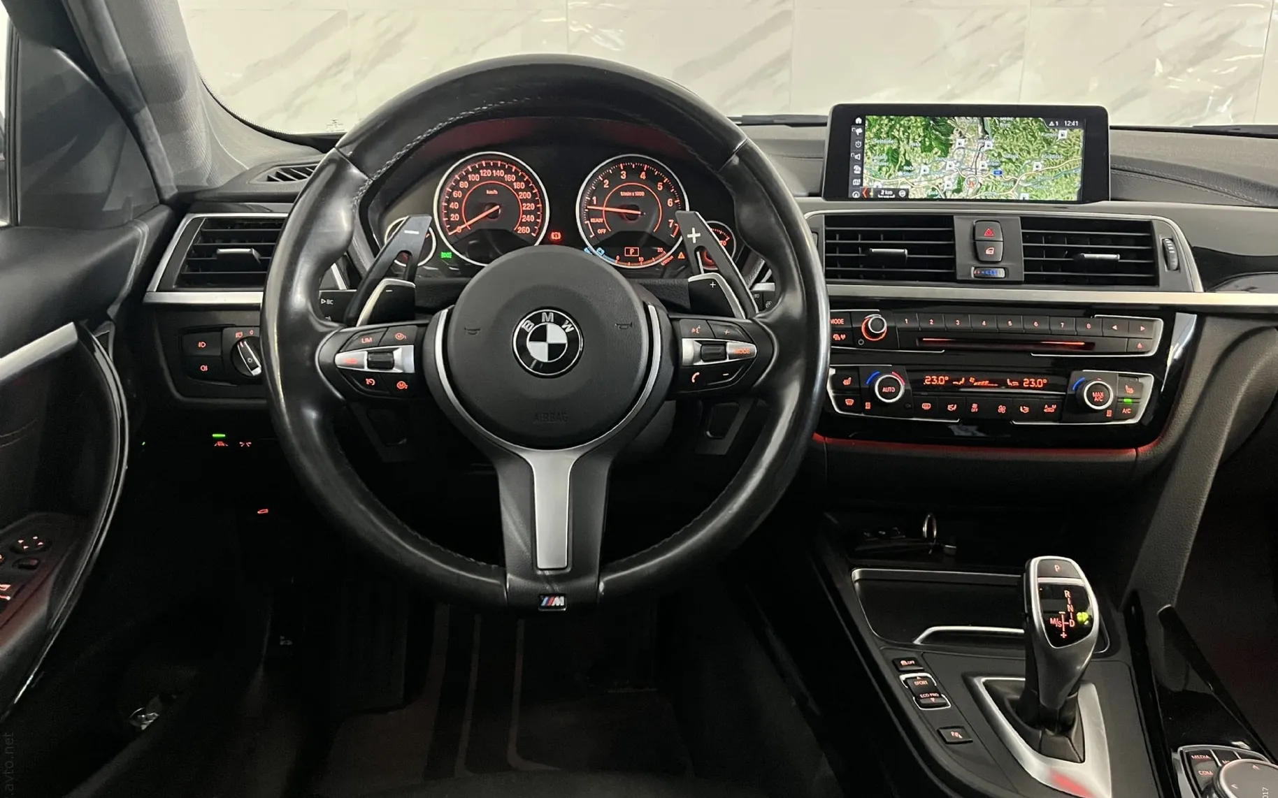 Notranja slika - BMW serija 3 Touring: - 340i|xDrive|Tempomat|Pano|Gretje|PDC|HUD|Kljuka|.. - 8