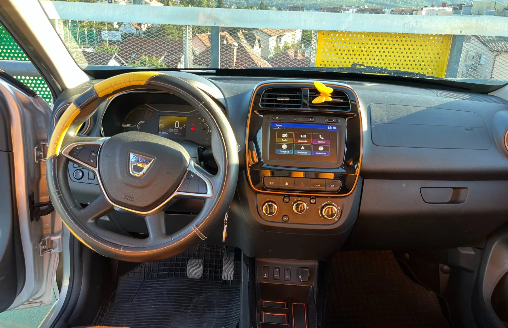 Zunanja slika - Dacia Spring - 1. LASTNICA. VZR.KAM. 2X PDC. NAVI. LED - 10
