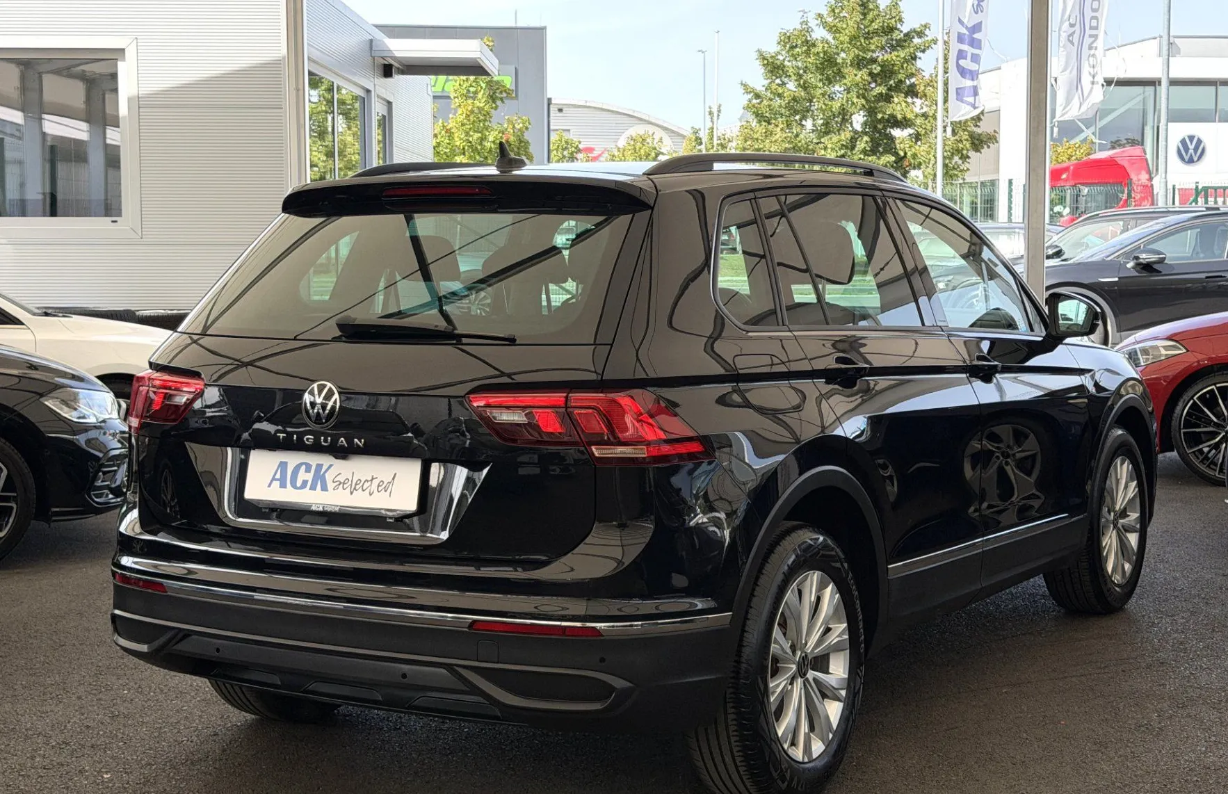 Zunanja slika - Volkswagen Tiguan - Life 2.0 TDI DSG - 1.LASTNIK - KAMERA - ACC - 4