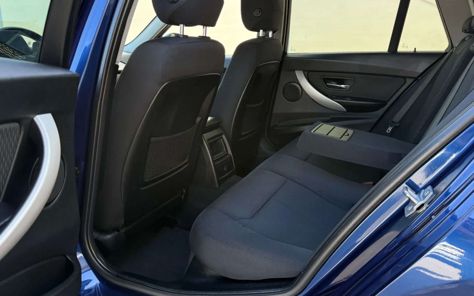Notranja slika - BMW serija 3 Touring: - 318d-AUT-NAVIGACIJA-PDC-LIZING ZA TUJCE-ODLIČEN- - 10