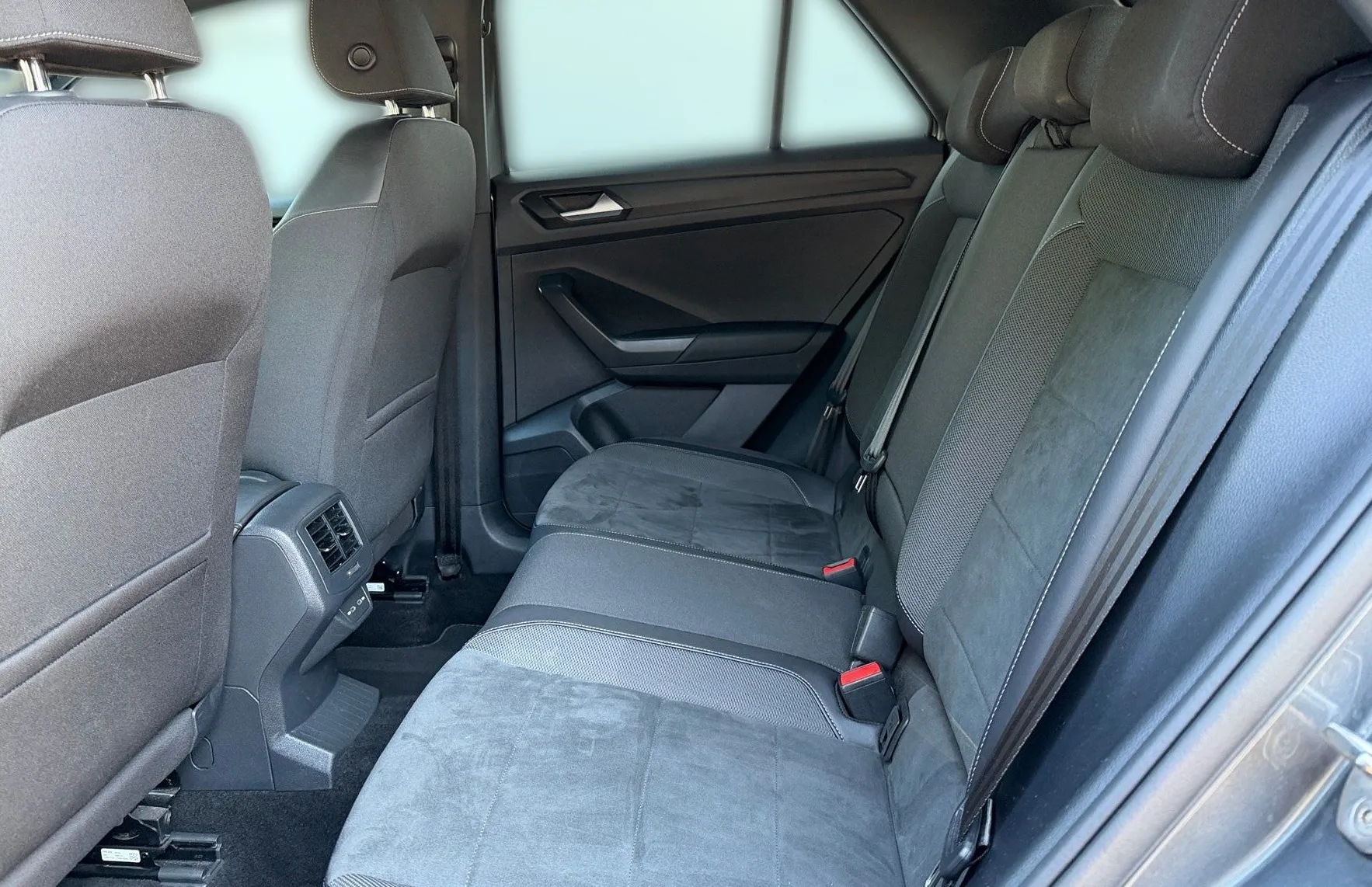 Zunanja slika - VW T-Roc - 1.0 TSI BMT R-Line-Masaža-ACC-PDC-Kamera-IQ Light - 11