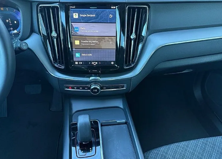 Zunanja slika - Volvo XC60 - B4  D   AUT FWD LED NAVI KEYLESS KAMERA - 11