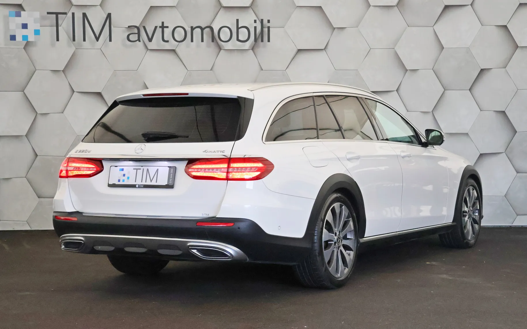 Zunanja slika - Mercedes-Benz E Class All-Terrain - 220d 4-Matic 9G-Tronic AirMATIC 194KM - 3