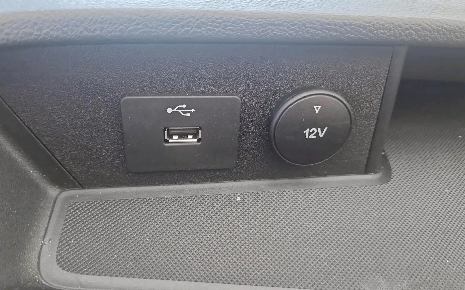 Zunanja slika - Ford Transit Custom - Tourneo Custom 320 2.0TDCi L2H1 Trend-SLO-2XKLIMA - 14