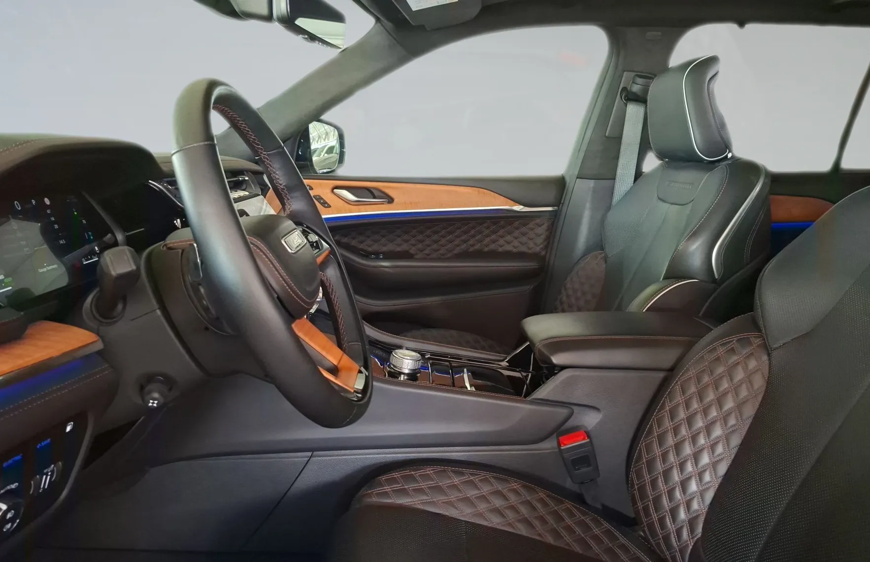 Zunanja slika - Jeep Grand Cherokee - 5v 2.0 GME PHEV 380 4XE Summit Reserve - 7