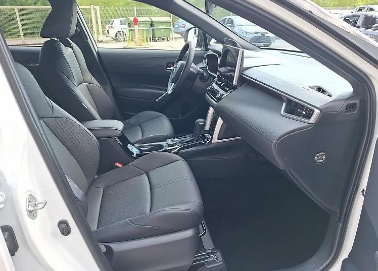 Zunanja slika - Toyota Corolla Cross - MY24 2.0 HEV FWD 5D E-CVT EXECUTIVE BITONE - 15