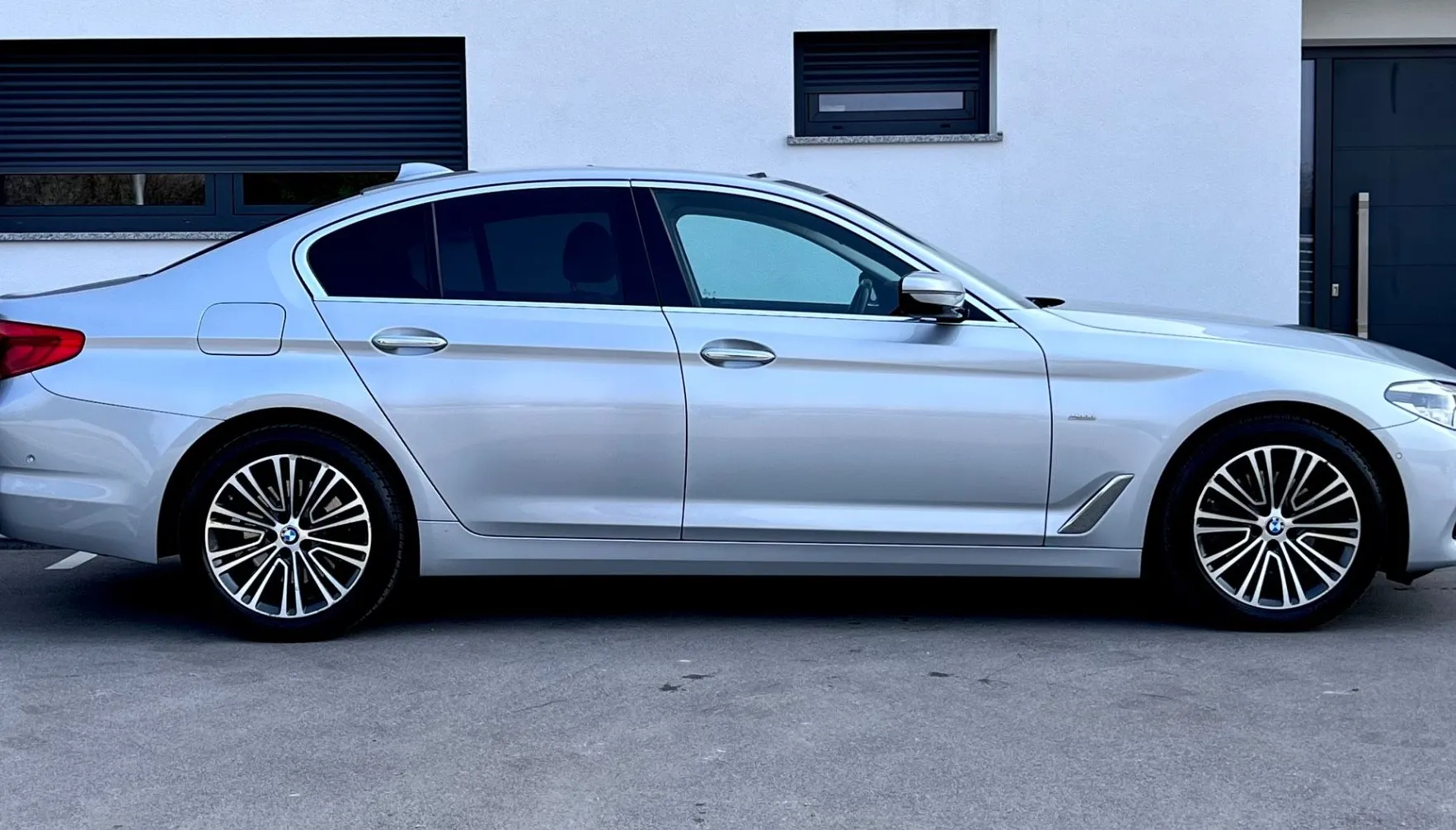 Zunanja slika - BMW Serija 5 - : 520d xDrive+F1+SPORT+LED+VIRTUAL+NAVI+ALU - 5