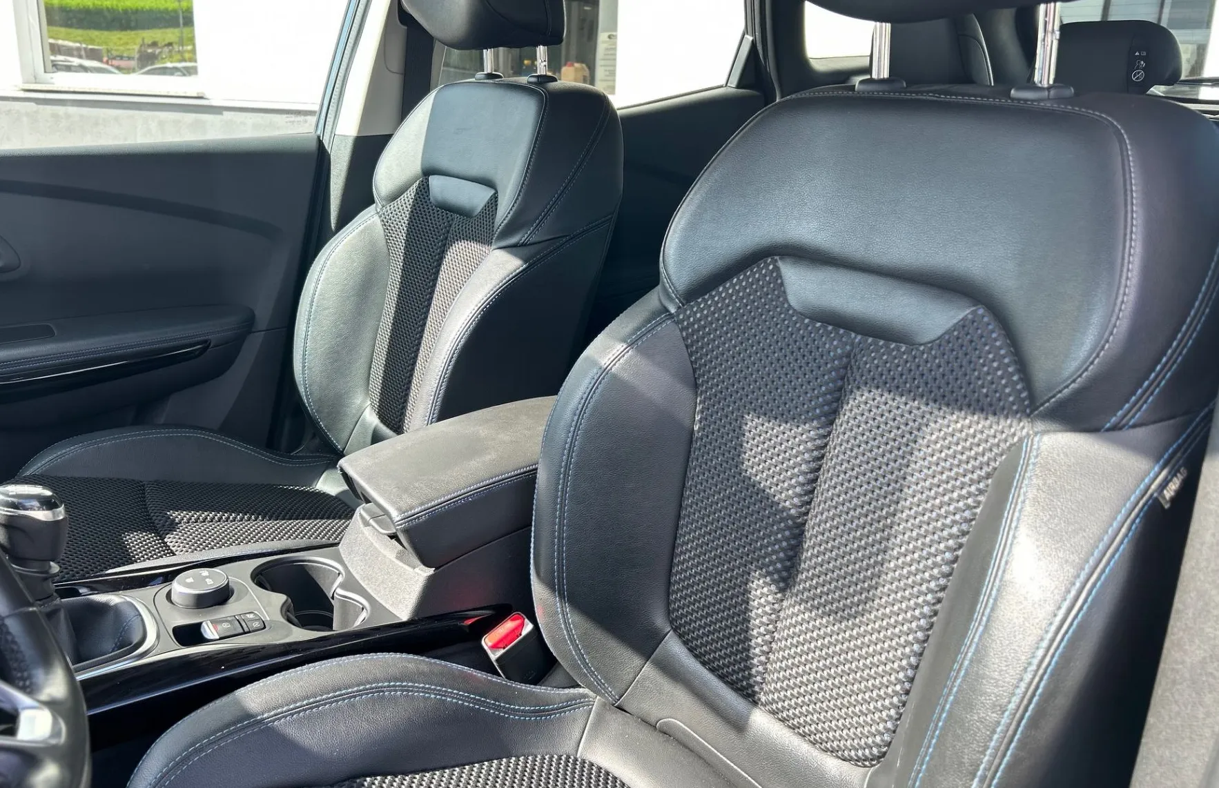 Zunanja slika - Renault Kadjar - LIMITED TCe 140 - 1.LAST - SLO - 3