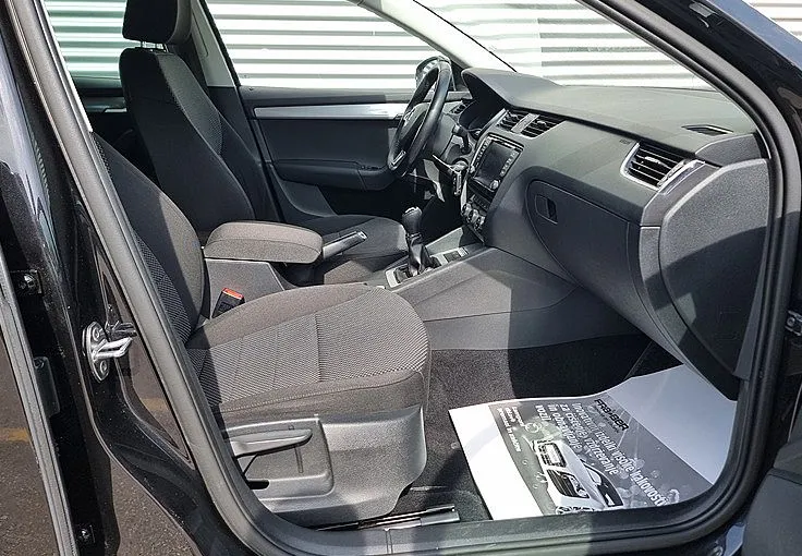 Zunanja slika - Škoda Octavia - 2.0 TDI-110KW-VELIKI SERVIS-VELIKA NAVI-GR.S - 9