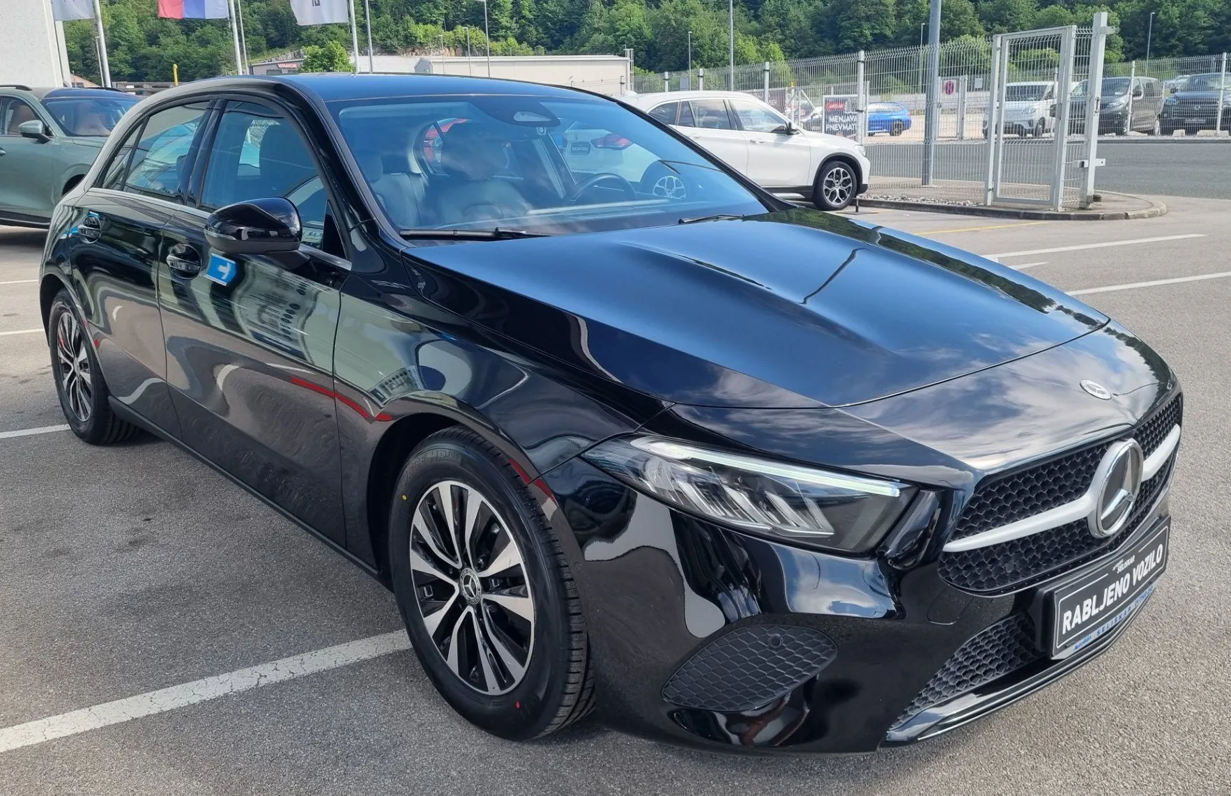 Zunanja slika - Mercedes-Benz A-Razred - A180 MHEV - AVTOMATIK-DAB-KAMERA-NAVIGACIJA - 4